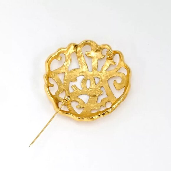 CHANEL CC Logos Filigree Camellia Brooch Gold Tone 25 Pin Auth w/Box n1144-2 - Picture 4 of 16